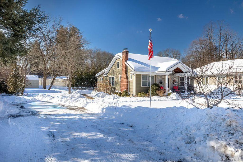 9 Gallows Hill Road Cortlandt Manor, NY 10567 - Photo 26 of 28 Front of House, Driveway.