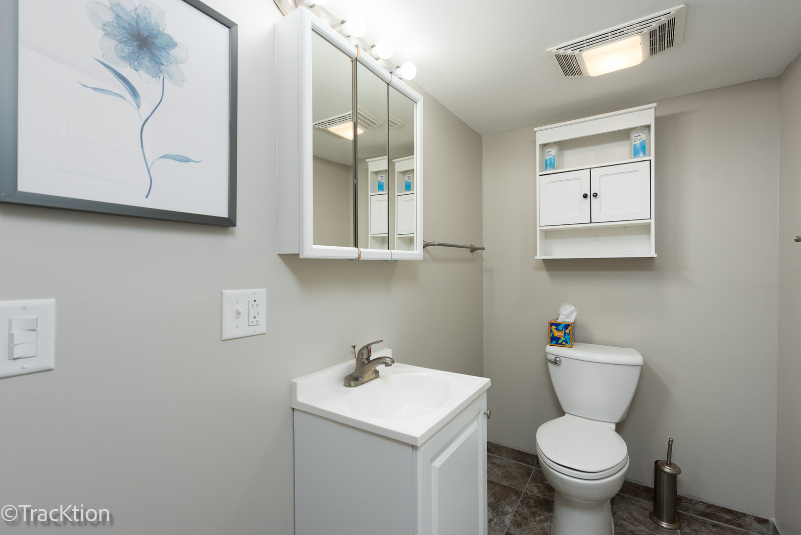323 Mallard Lane Sugar Grove, IL 60554 - Photo 27 of 32 a bathroom with a toilet a sink and mirror
