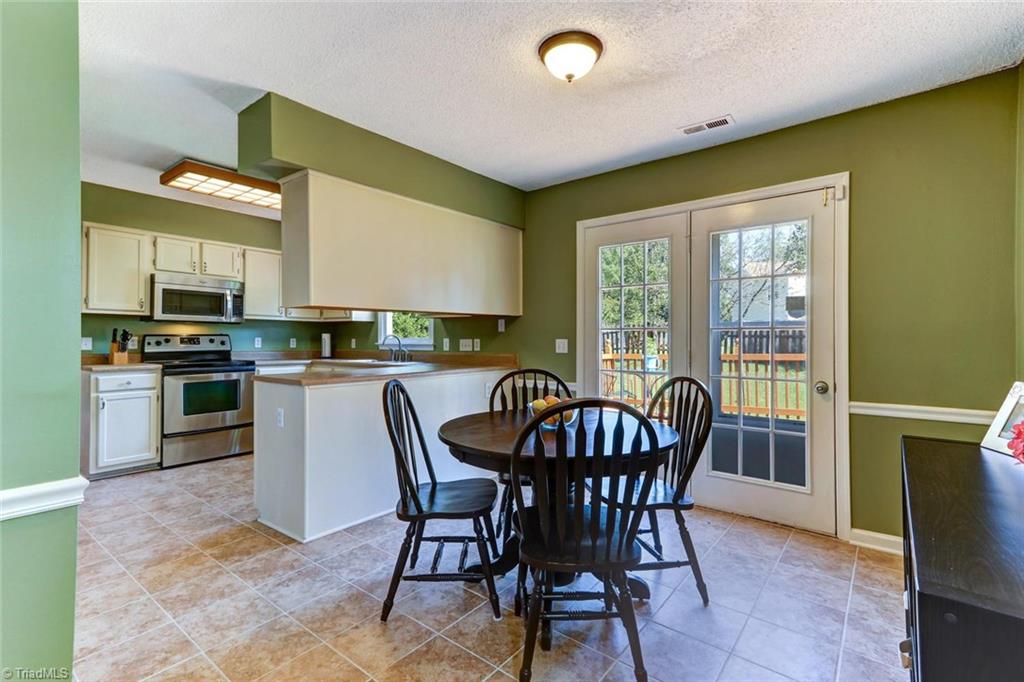 5804 Running Ridge Road Greensboro, NC 27407 - Photo 11 of 23 Gallery Image 11