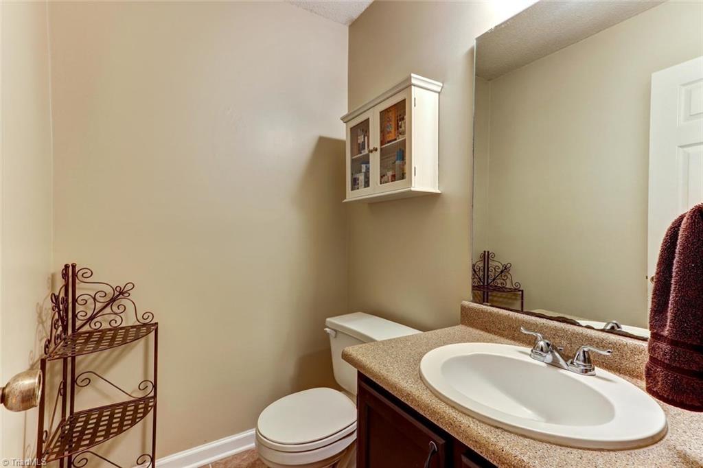5804 Running Ridge Road Greensboro, NC 27407 - Photo 12 of 23 Gallery Image 12