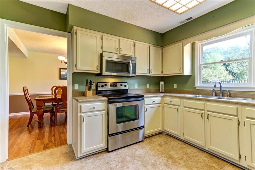 5804 Running Ridge Road Greensboro, NC 27407 - Photo 9 of 23 Gallery Image 9