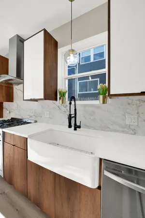 $4,300 | 5901 West Erie Street, Chicago, IL 60644