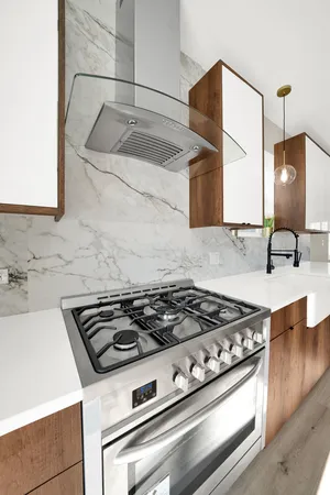 $4,300 | 5901 West Erie Street, Chicago, IL 60644