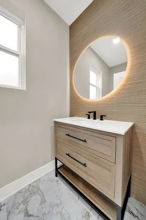 $4,300 | 5901 West Erie Street, Chicago, IL 60644