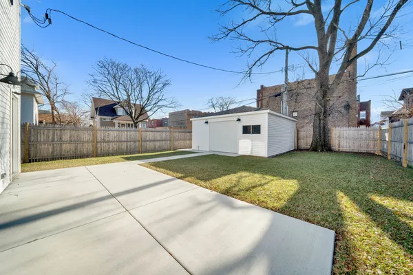 $4,300 | 5901 West Erie Street, Chicago, IL 60644