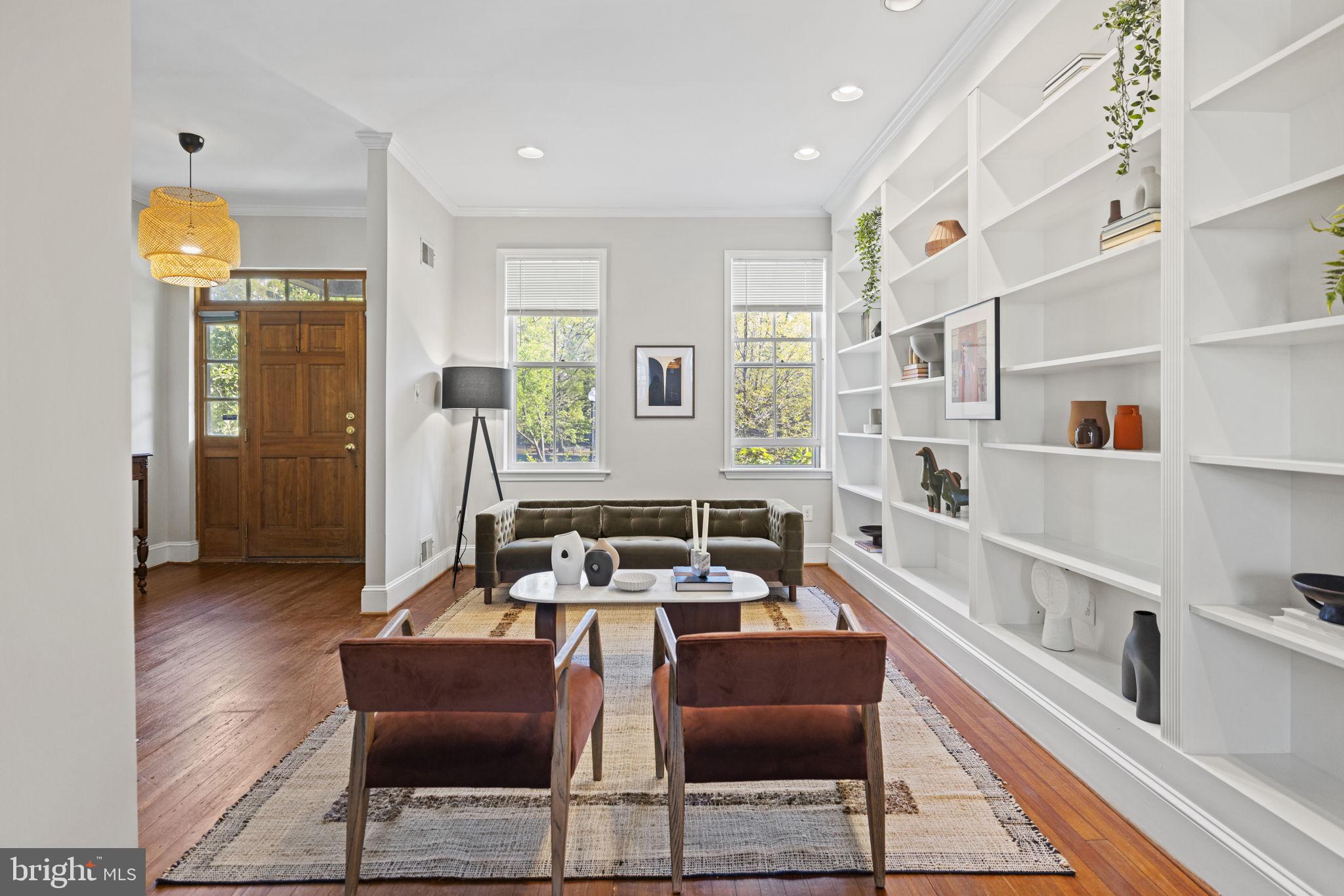 115 R Street Northwest Washington, DC 20001 - Photo 10 of 48 a living room with furniture