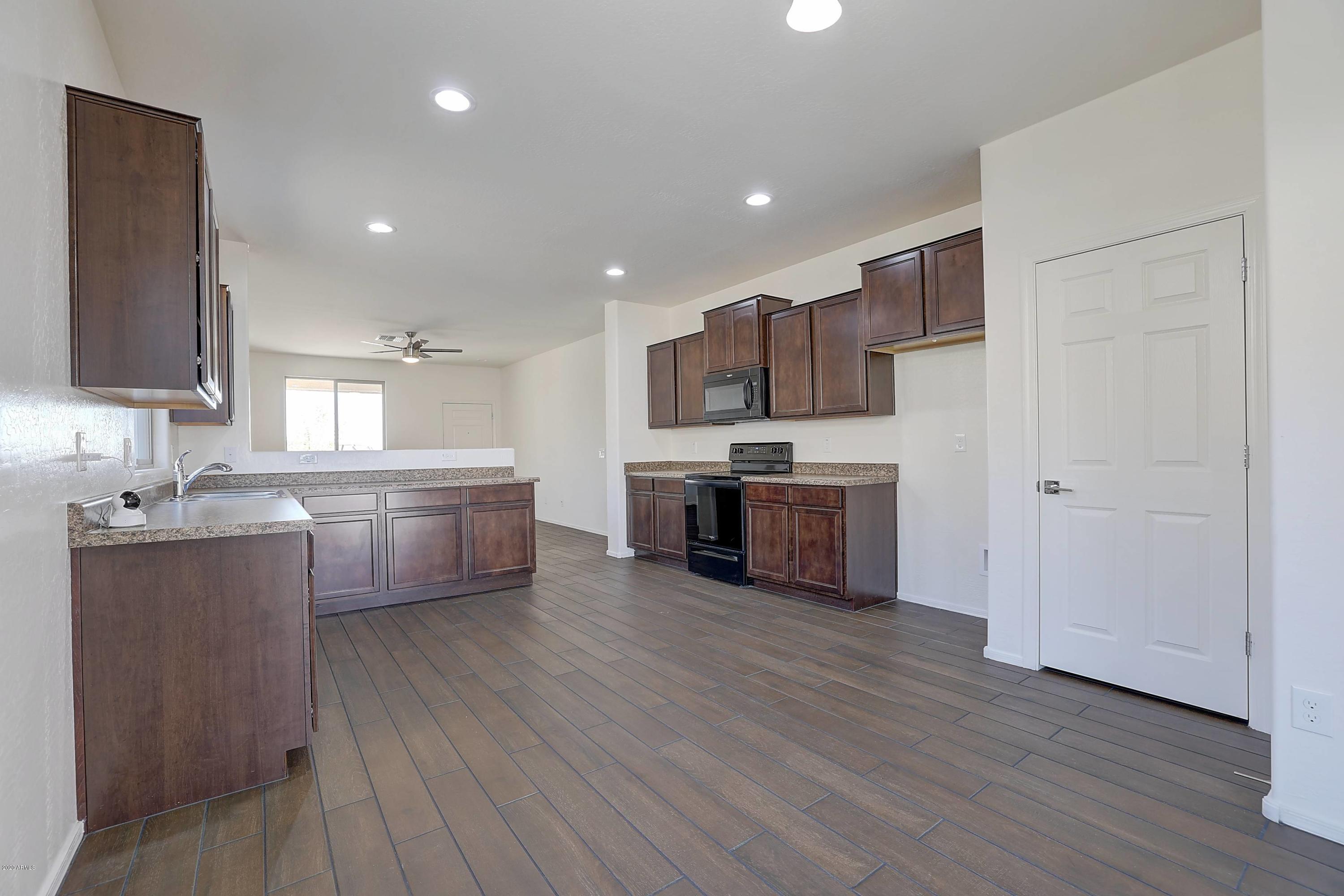 11656 West Redfield Road El Mirage, AZ 85335 - Photo 7 of 20 KITCHEN
