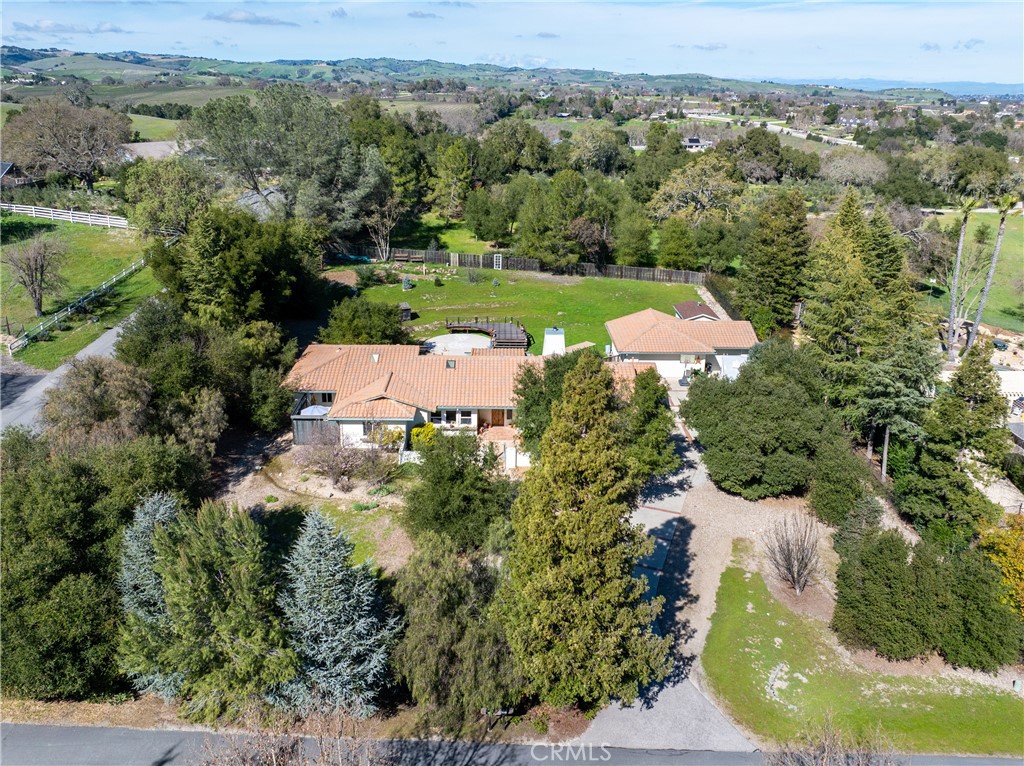 325 Conover Lane Templeton, CA 93465 - Photo 3 of 46