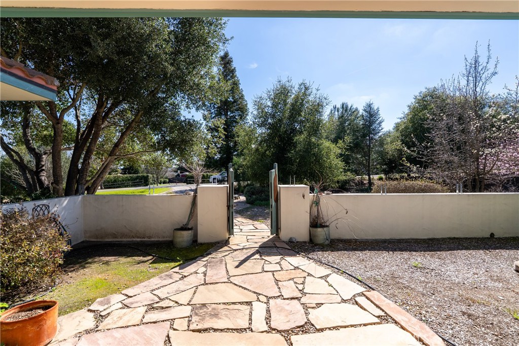 325 Conover Lane Templeton, CA 93465 - Photo 6 of 46