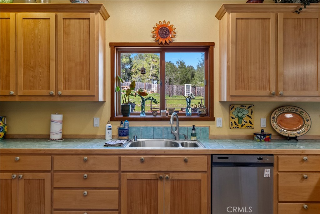 325 Conover Lane Templeton, CA 93465 - Photo 10 of 46