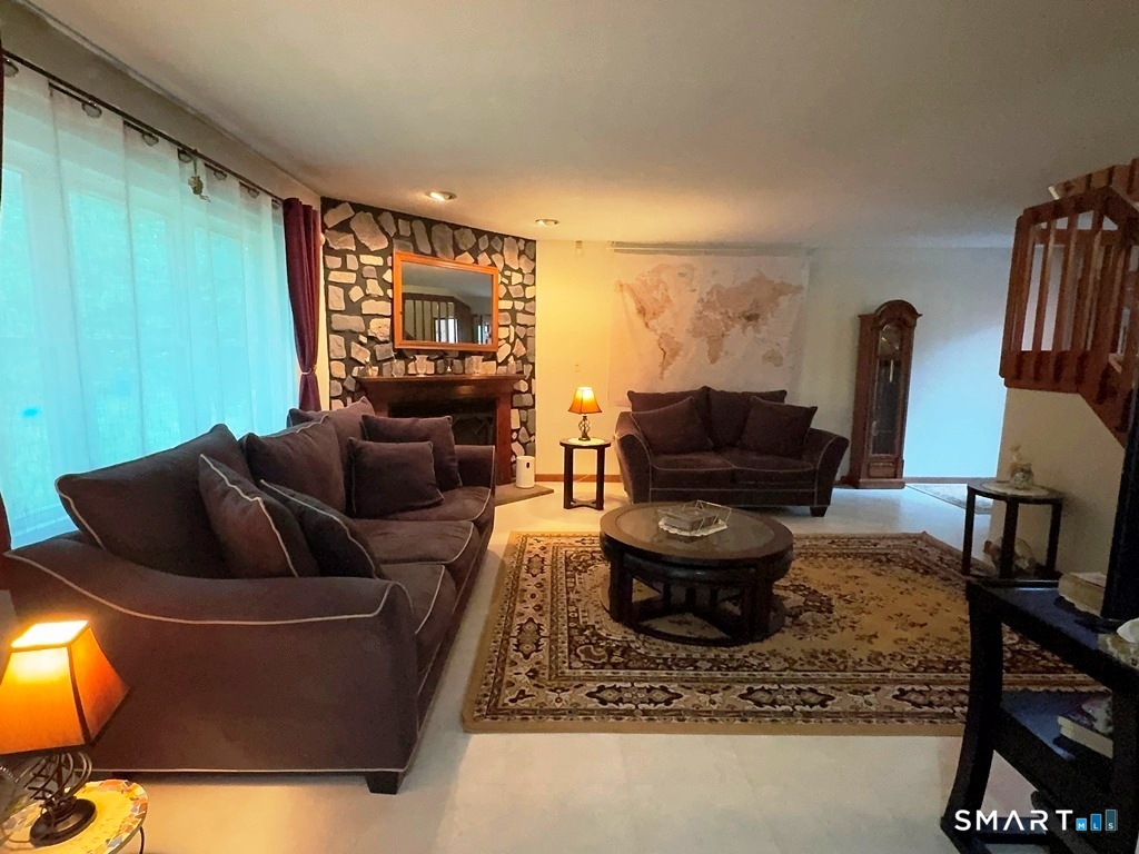 102 Potuccos Ring Road Wolcott, CT 06716 - Photo 4 of 26 Living room