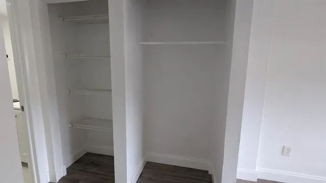 $1,750 | 2175 Northeast 170th Street, Unit 208, North Miami Beach, FL 33162