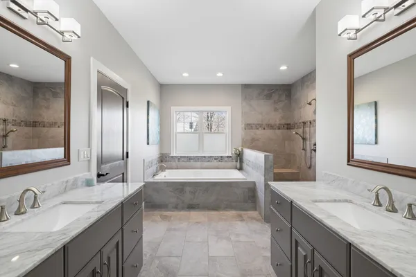 $750,000 | 15919 Burr Oak Road, Plano, IL 60545