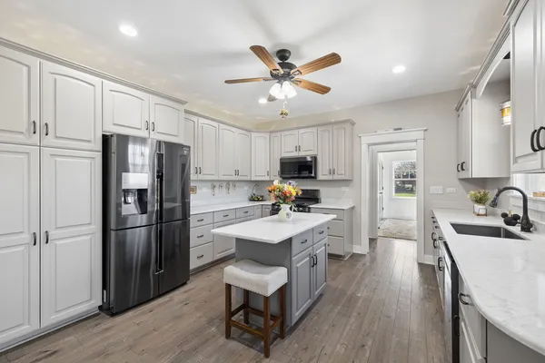 $750,000 | 15919 Burr Oak Road, Plano, IL 60545