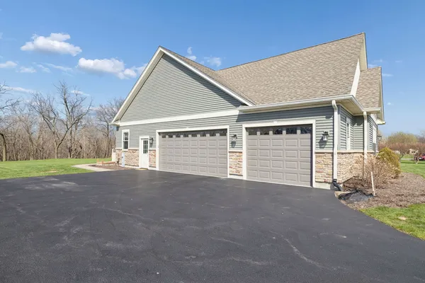 $750,000 | 15919 Burr Oak Road, Plano, IL 60545