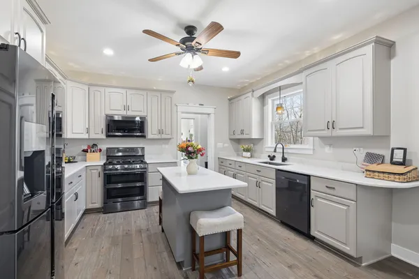 $750,000 | 15919 Burr Oak Road, Plano, IL 60545
