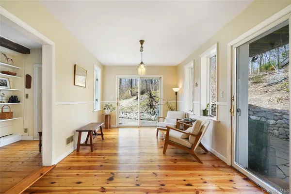 $695,000 | 101 Hustis Road, Cold Spring, NY 10516