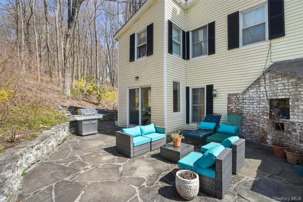 $695,000 | 101 Hustis Road, Cold Spring, NY 10516