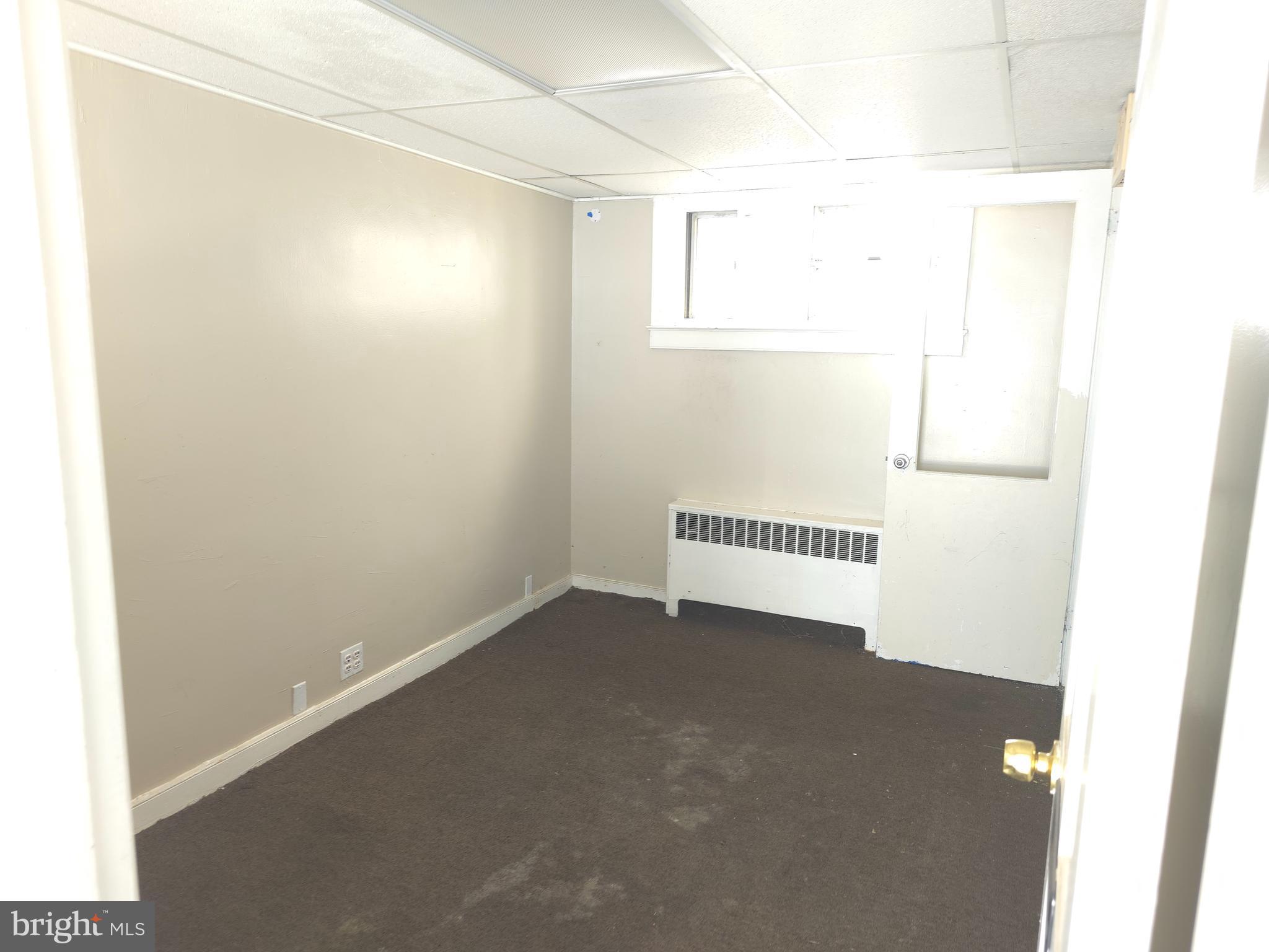 210 Long Lane Upper Darby, PA 19082 - Photo 7 of 21