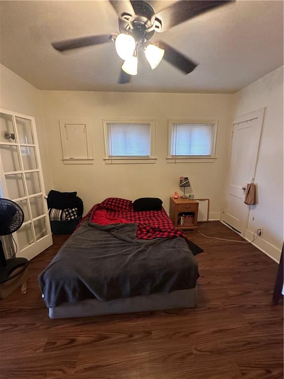 500 Woodward Avenue McKees Rocks, PA 15136 - Photo 21 of 34 a bedroom with a bed and wooden floor