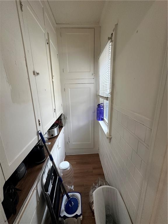 500 Woodward Avenue McKees Rocks, PA 15136 - Photo 28 of 34 a bathroom with a bathtub and shower