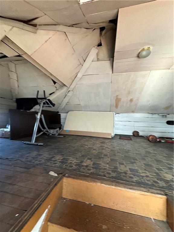 500 Woodward Avenue McKees Rocks, PA 15136 - Photo 33 of 34 a view of a room