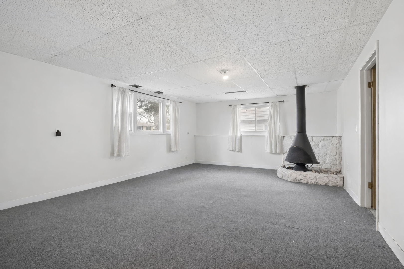 933 Iowa Avenue Addison, IL 60101 - Photo 15 of 24