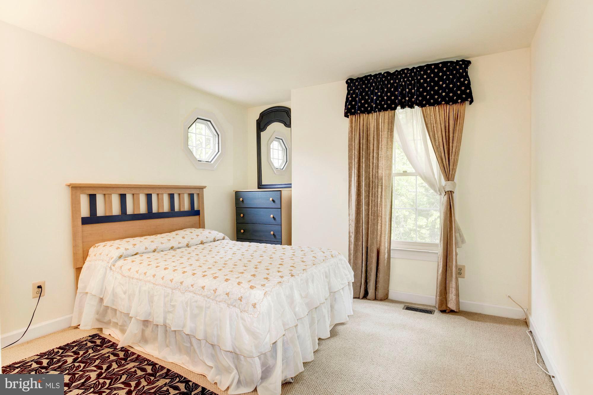 7104 Dudrow Court Springfield, VA 22150 - Photo 22 of 31 Bedroom 3