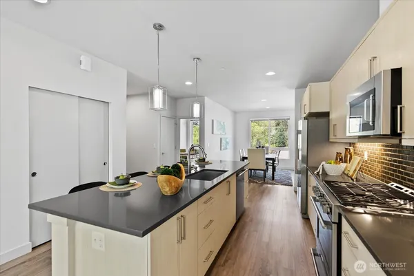 $3,595 | 17905 35th Avenue Southeast, Unit A1, Bothell, WA 98012