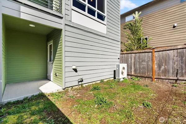 $3,595 | 17905 35th Avenue Southeast, Unit A1, Bothell, WA 98012