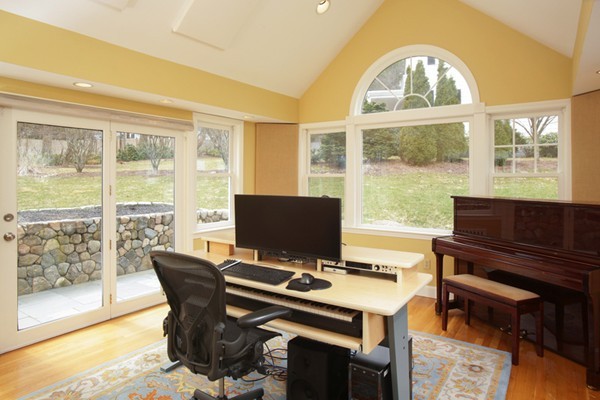 4 Worthen Road Winchester, MA 01890 - Photo 11 of 30