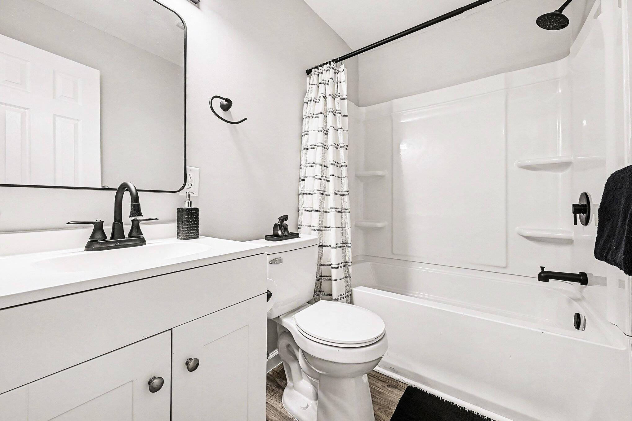 3407 Kenbrooke Court Kalamazoo, MI 49006 - Photo 15 of 20 Full Bath (US)