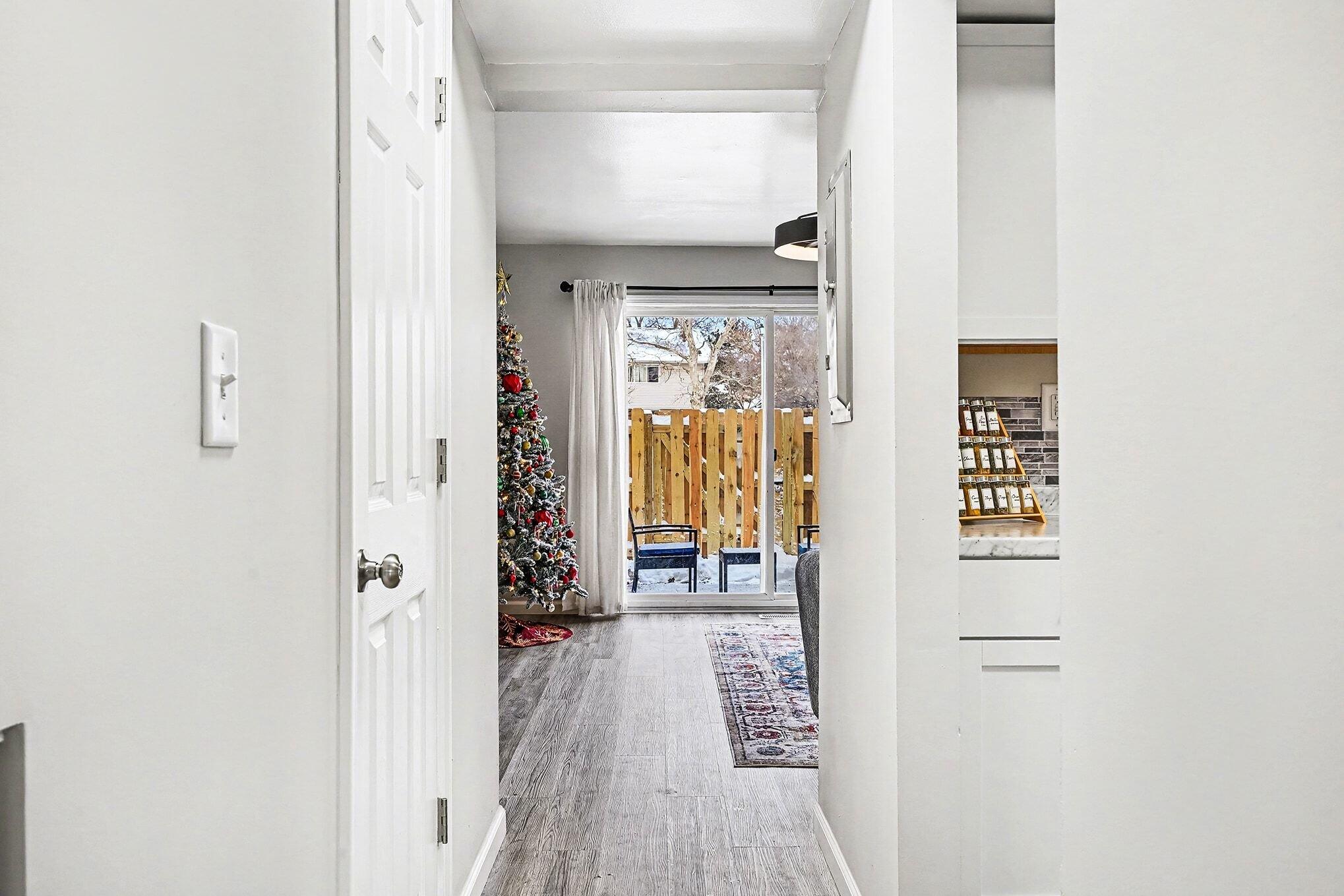 3407 Kenbrooke Court Kalamazoo, MI 49006 - Photo 6 of 20 Hallway