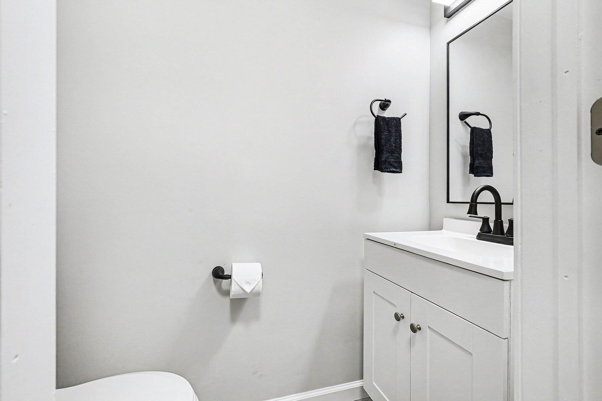 3407 Kenbrooke Court Kalamazoo, MI 49006 - Photo 7 of 20 Half Bath (DS)