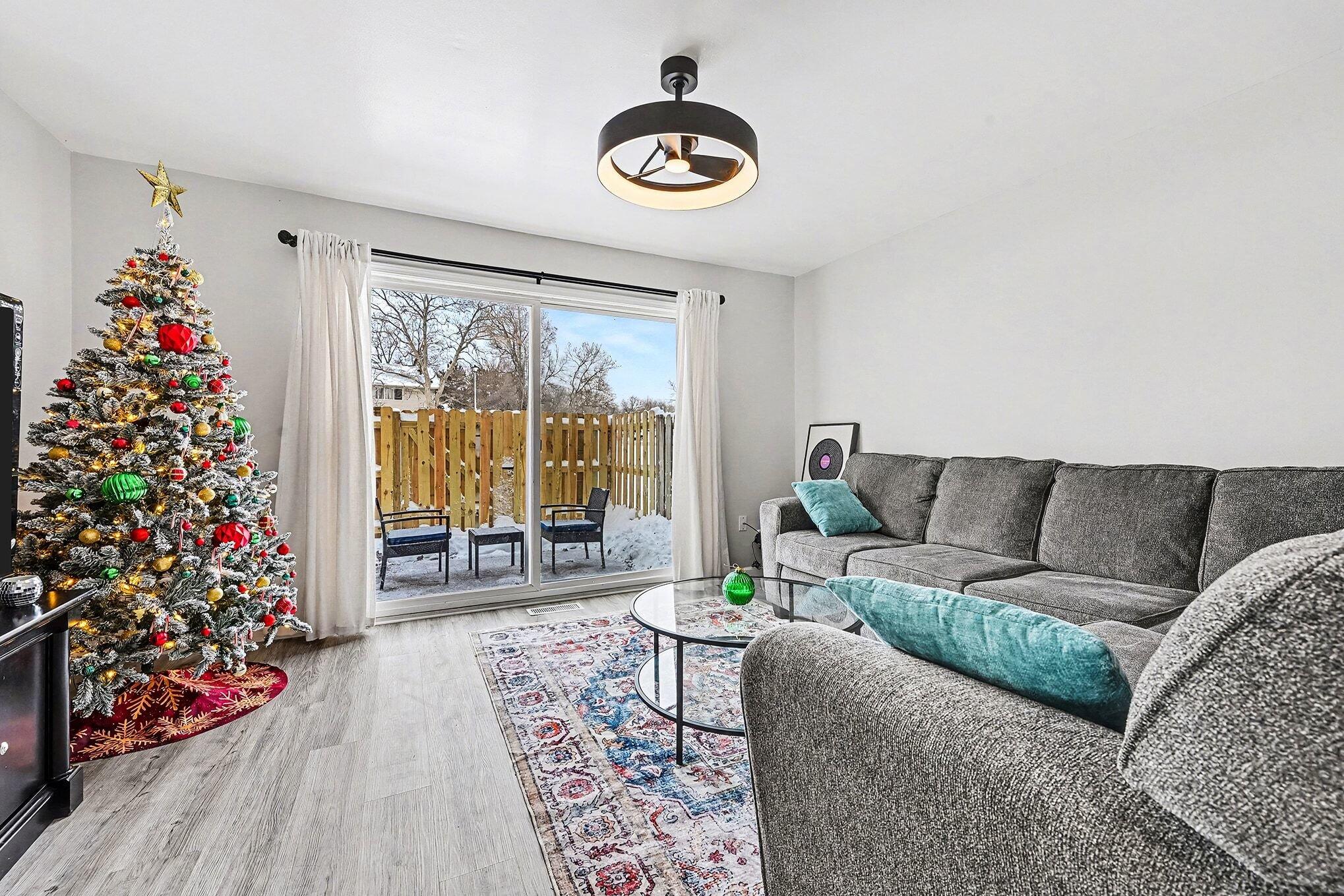 3407 Kenbrooke Court Kalamazoo, MI 49006 - Photo 8 of 20 Living Room