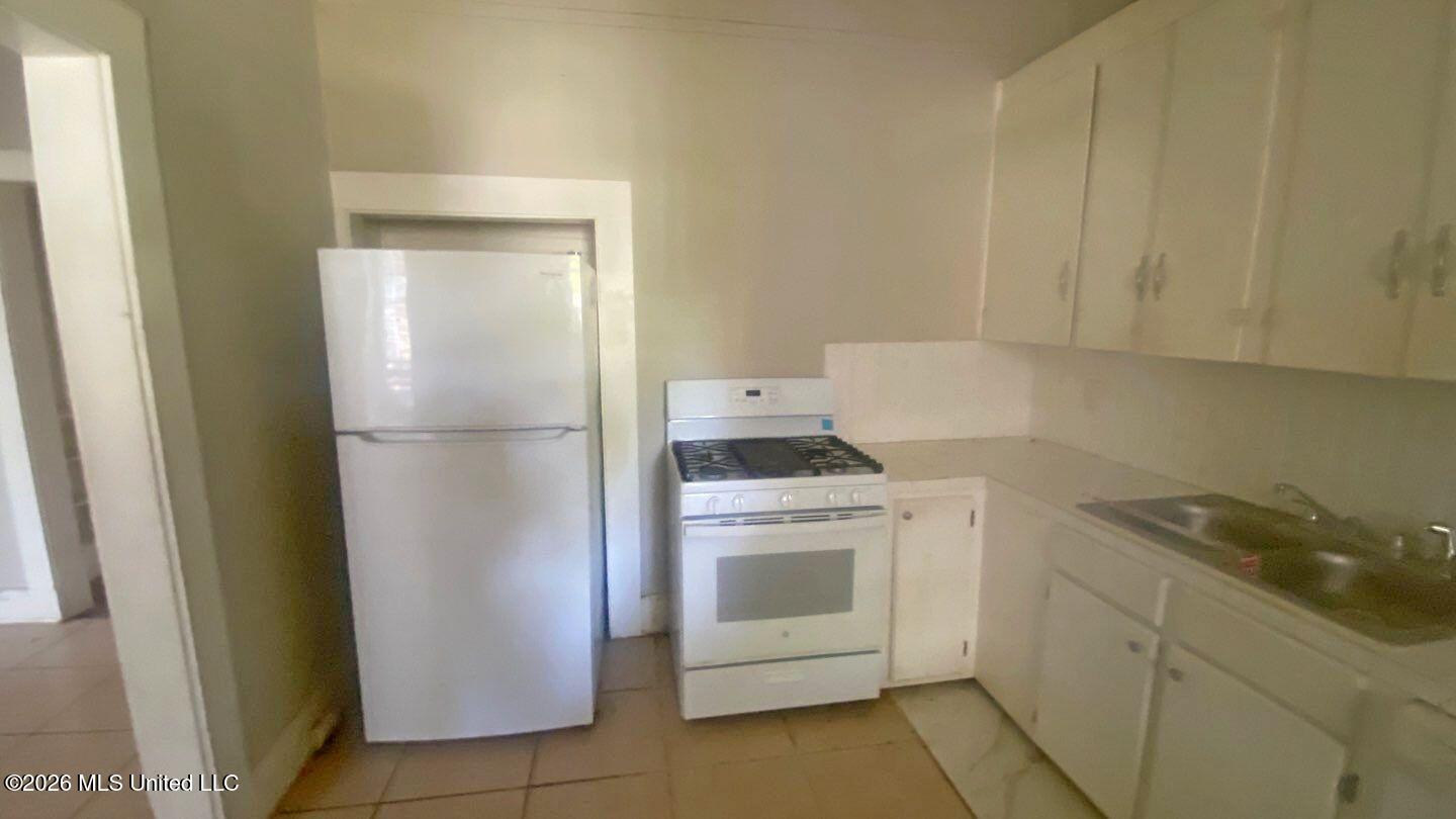 217 East Center Street Canton, MS 39046 - Photo 6 of 23 38-Mar 25 2026 02_01pm-ZiN6