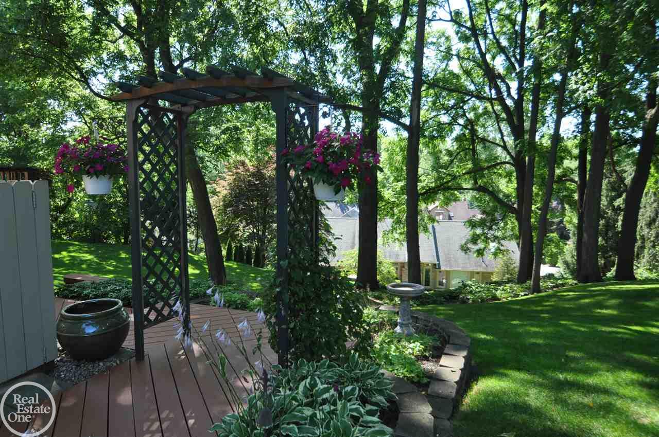 923 Ravine Terrace Drive Rochester Hills, MI 48307 - Photo 20 of 30