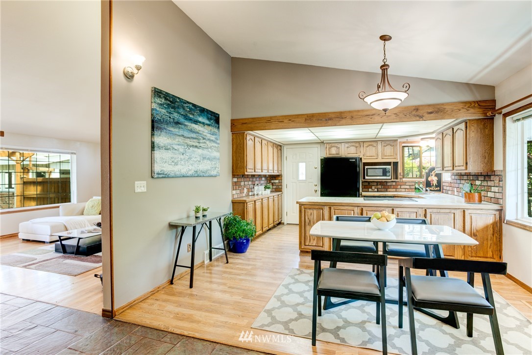 11238 Southeast 182nd Street Renton, WA 98055 - Photo 7 of 23