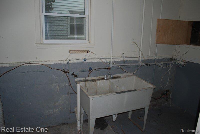 22111 Rausch Avenue Eastpointe, MI 48021 - Photo 23 of 25 Laundry Room