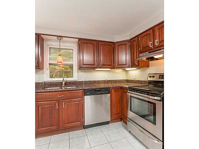 236 Sowams Road Barrington, RI 02806 - Photo 6 of 25 Kitchen.