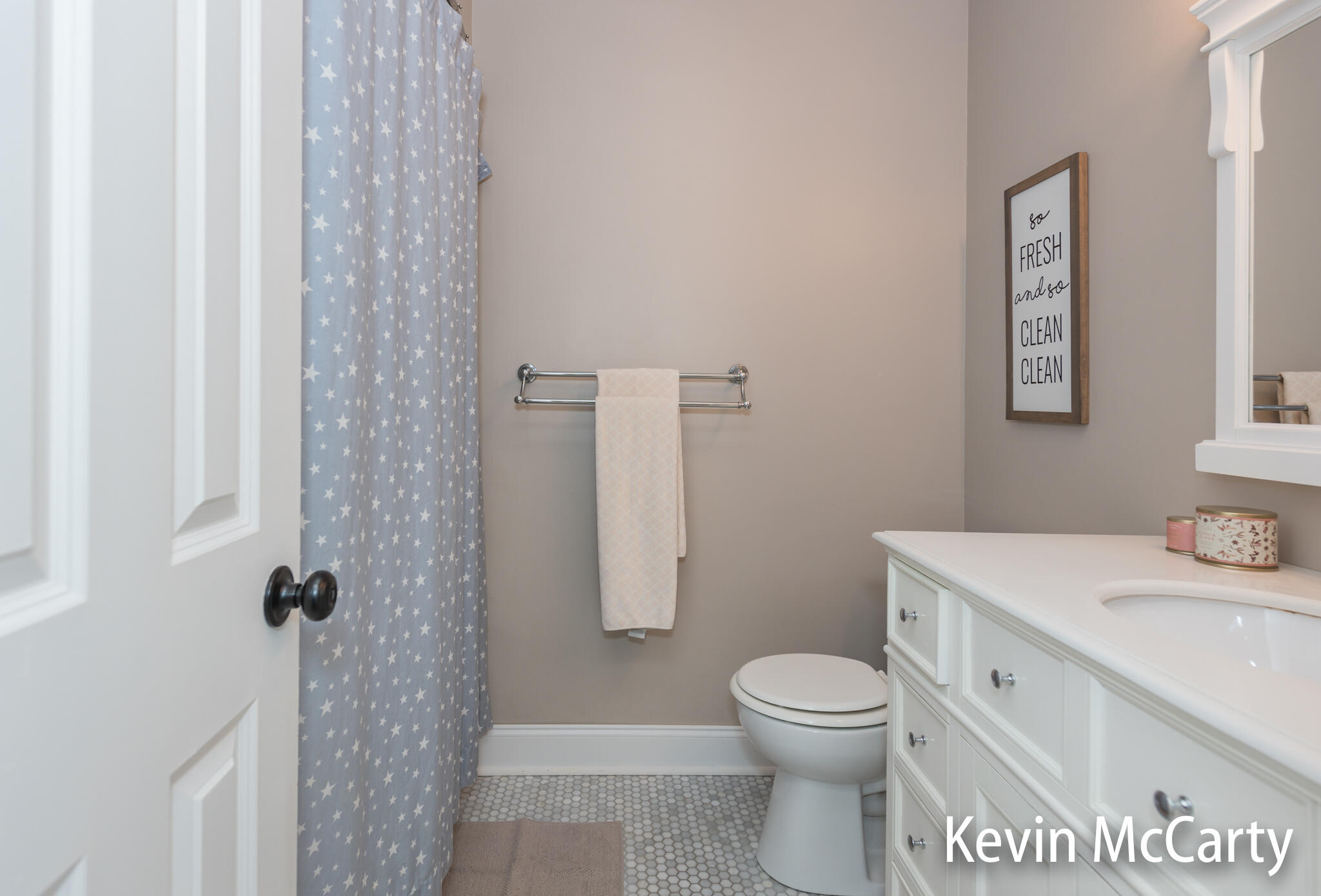 2624 Inverness Road Southeast Grand Rapids, MI 49546 - Photo 42 of 68 13_Upper Full Bat1