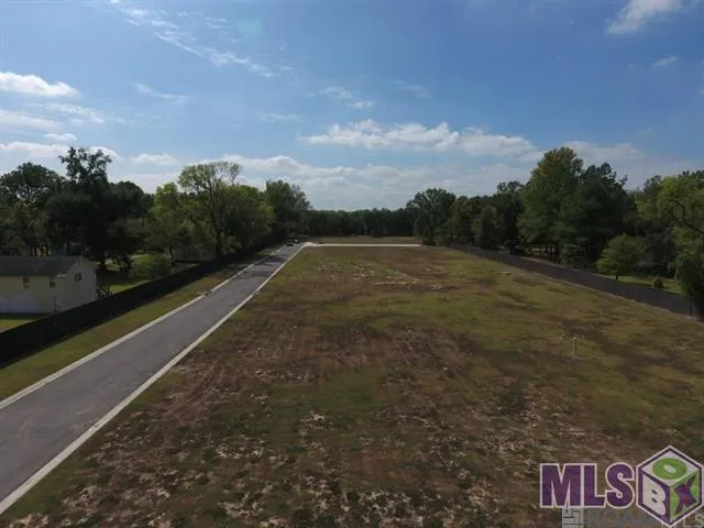 $239,000 | 130 Dutch Manor Drive, Baton Rouge, LA 70810