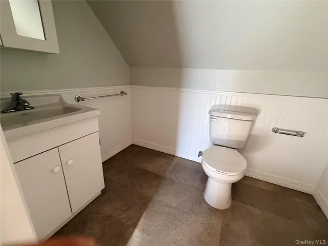 $4,200 | 142 Kamda Boulevard, New Hyde Park, NY 11040