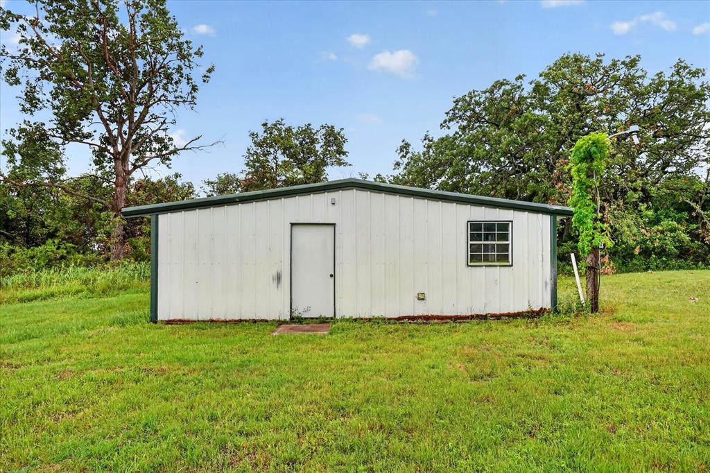 4697 Holbrook Road Springtown, TX 76082 - Photo 30 of 35