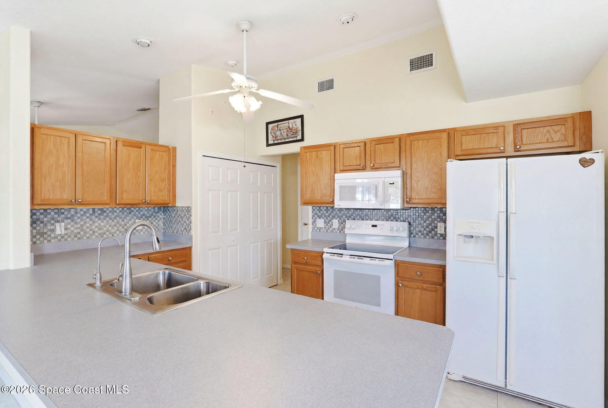 9931 Oak Street Sebastian, FL 32976 - Photo 8 of 41 22-web-or-mls-Little_Hollywood_012