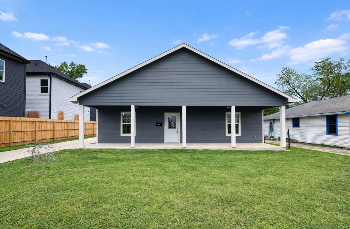5125 Larkspur Street Houston, TX 77033 - Photo 1 of 33 a front view of a house with a yard