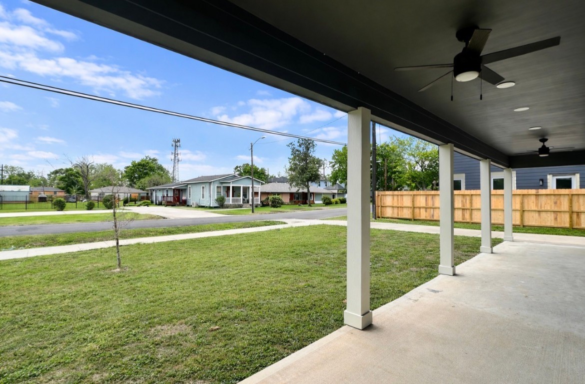 5125 Larkspur Street Houston, TX 77033 - Photo 5 of 33 a view of swimming pool with yard