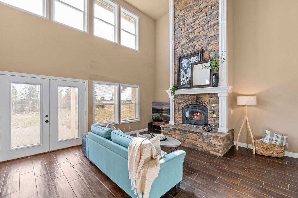 67350 Gist Road Bend, OR 97703 - Photo 15 of 61 RileyVisualsa-23