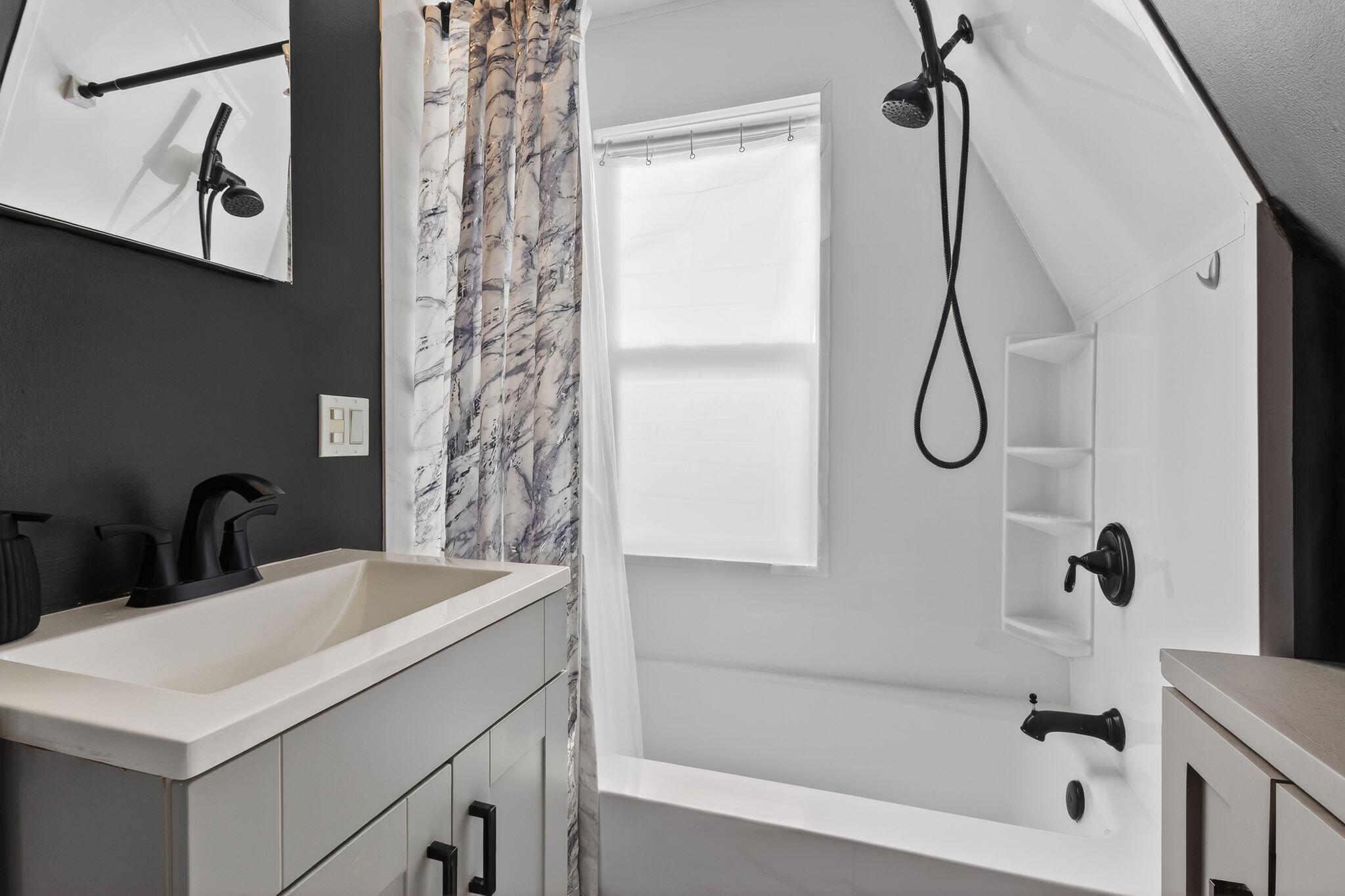 858 Riverside Street Portland, ME 04103 - Photo 20 of 35 858_Riverside_St_057