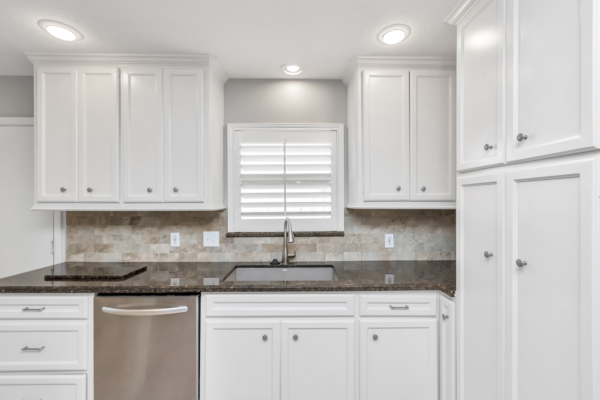 4611 Merwin Street Houston, TX 77027 - Photo 13 of 37